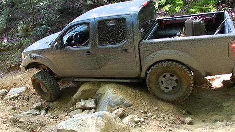 Nissan Frontier Off road - YouTube