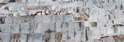 Guided tour to the Carrara marble quarries | The World Is Kullin