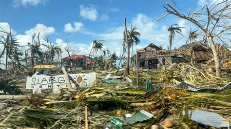 Typhoon Deaths in Philippines Top 140, Mayors Plead for Food