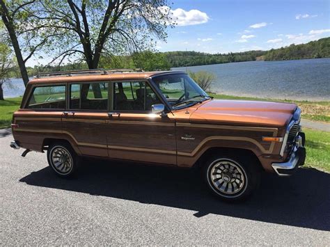 1985 Jeep Wagoneer Woody 4×4 V8 for sale