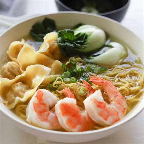 Wonton Noodle Soup (Mì Hoành Thánh ) - A Peachy Plate