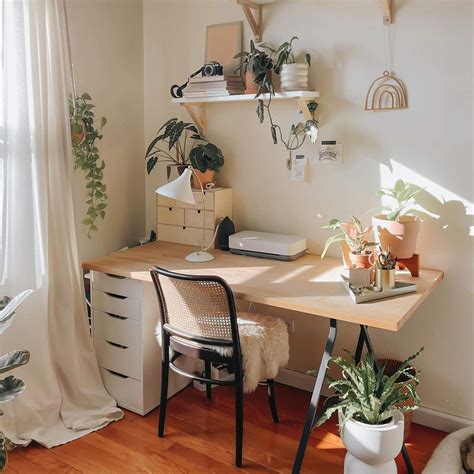 30+ Aesthetic Desk Ideas for Your Workspace | Gridfiti