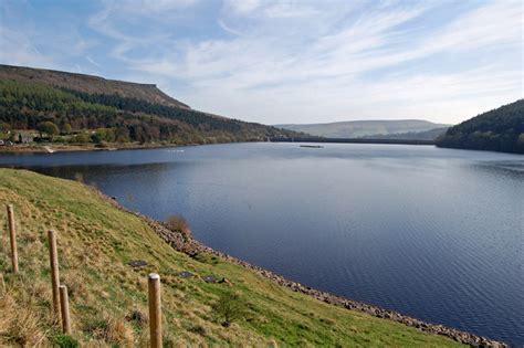 Derwent : Ladybower Reservoir © Ken Bagnall cc-by-sa/2.0 :: Geograph ...