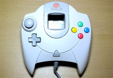 The Dreamcast Junkyard: Is The Dreamcast Controller Really That Bad?