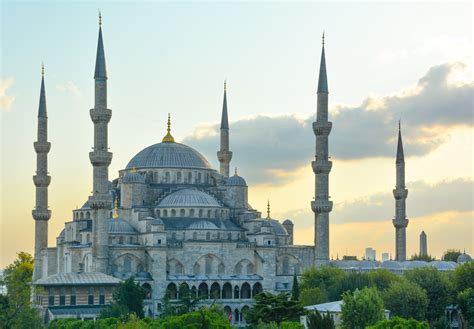 Spotlight on Islamic Art: The Blue Mosque in Istanbul – Al Talib