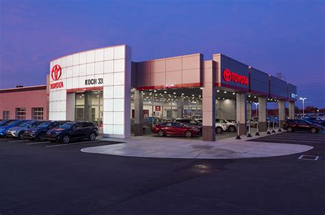 Koch 33 Toyota Dealership & Collision Center | R.S. Mowery