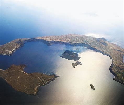 Santorini's caldera. Mykonos, Santorini Island, Places In Greece ...