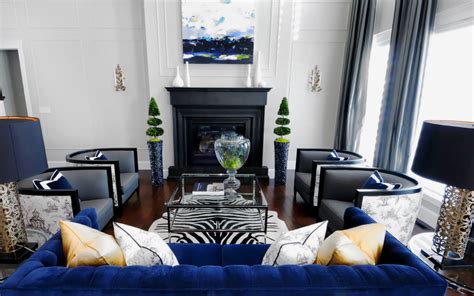 royal-living-room-blue-accents - Home Decorating Trends - Homedit