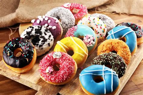 25 Types of Donuts You Should Know (The Ultimate Guide)