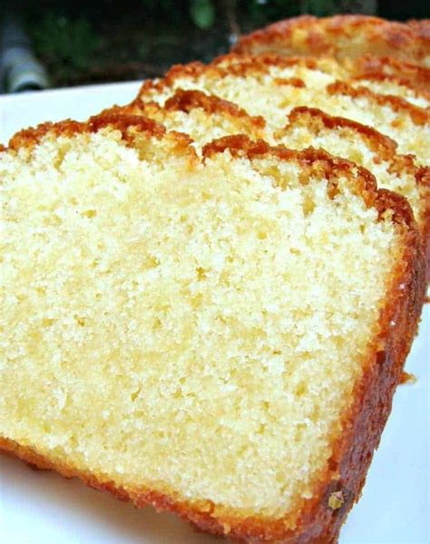 Moist Vanilla Pound Cake. Easy Recipe and absolutely wonderful! Great ...