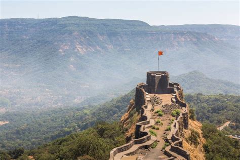 Satara Forts: Gallantry Personified – Guide: Best Places to Visit