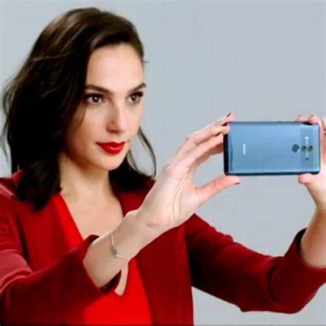 Huawei Mate 10. @gal_gadot #galgadot #galgadotfan #galgadotfans #huawei ...