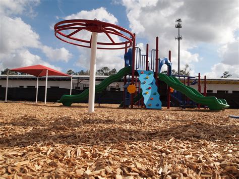 Elementary School Playground | The Playground Surfacing Experts ...