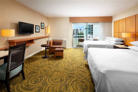 Hotel Rooms & Amenities | Sheraton Waikiki