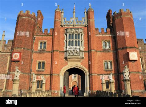 Henry VIII Tudor Palace at Hampton Court, celebrates 500th anniversary ...