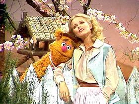 Sunshine on My Shoulders | Muppet Wiki | FANDOM powered by Wikia