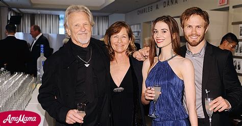 Kris Kristofferson Fathers 8 Kids with 3 Different Spouses — Inside His ...