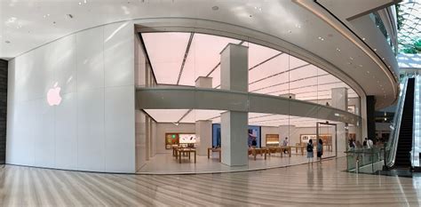 Apple Store Opens In Jewel Changi Airport - Tech