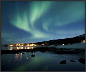 Awesome aurora borealis on The Awesomer