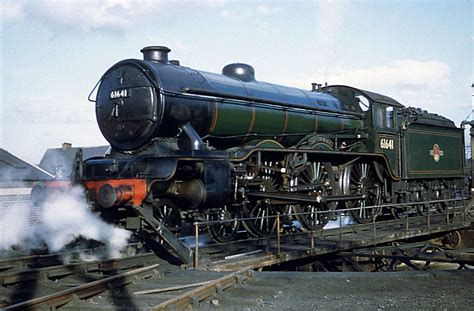 Solve LNER Class B17 4-6-0 61641 Gayton Hall. jigsaw puzzle online with ...