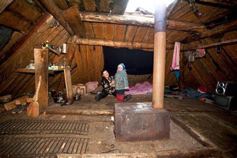 Igloos and Ice: the tiny houses of the Inuit Culture | Tiny house, Tiny ...