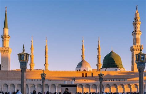 7 Interesting Facts About The Prophet’s Mosque In Medina | EnjoyTravel.com