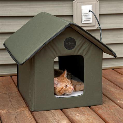 Outdoor Heated Kitty House