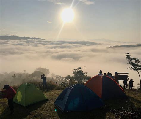 Catch the Sea Clouds in These Breathtaking Spots in the Philippines ...