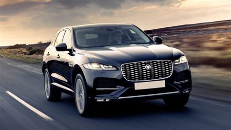 Jaguar F-PACE Hybrid Review 2025 | Drive, Specs & Pricing | Carwow