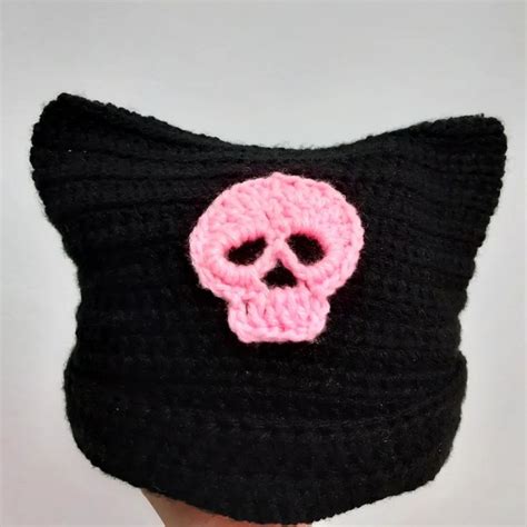 Kuromi Hat in 2023 | Hello kitty crochet, Crochet projects, Fun crochet ...