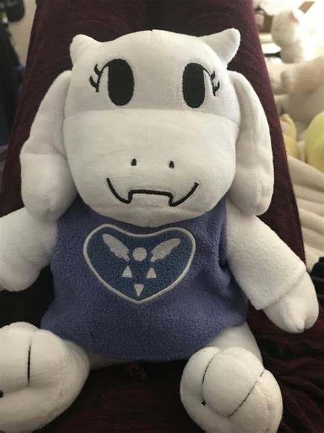 UNDERTALE - Toriel Plush - Fangamer