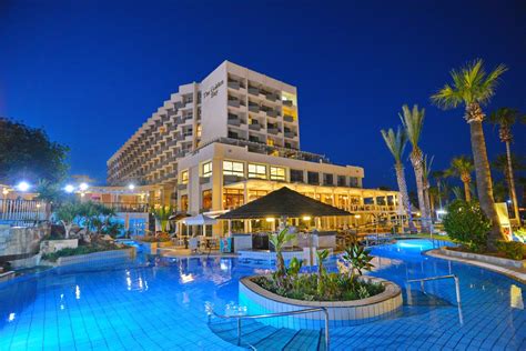 Golden Bay Beach Hotel in Cyprus | My Guide Cyprus