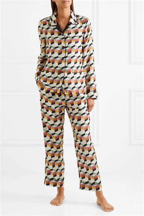 Get Villanelle's fashion look with these fun pyjama sets