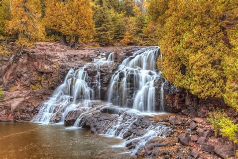 10 Ways to See Stunning Minnesota Fall Colors This Year