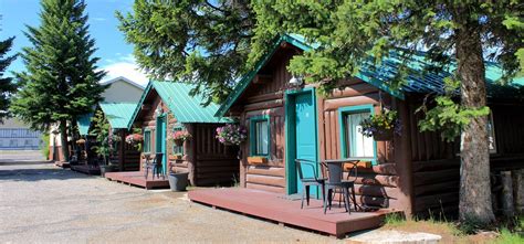 Moose Creek Cabins - West Yellowstone Cabin Rentals | Moose Creek Inn ...