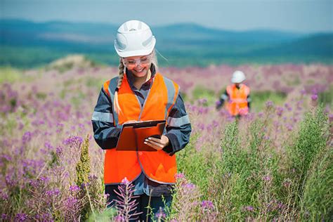 Field Biologist Stock Photos, Pictures & Royalty-Free Images - iStock