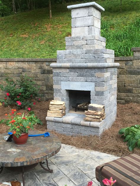 Concrete Outdoor Fireplace - DIY