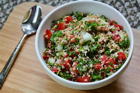 Lebanese Tabbouleh Salad (2sp) - Girl Gone Mom