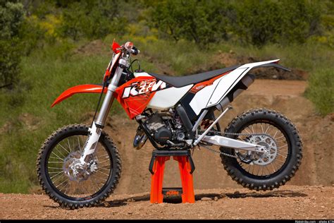 2011 KTM 125 EXC - Moto.ZombDrive.COM