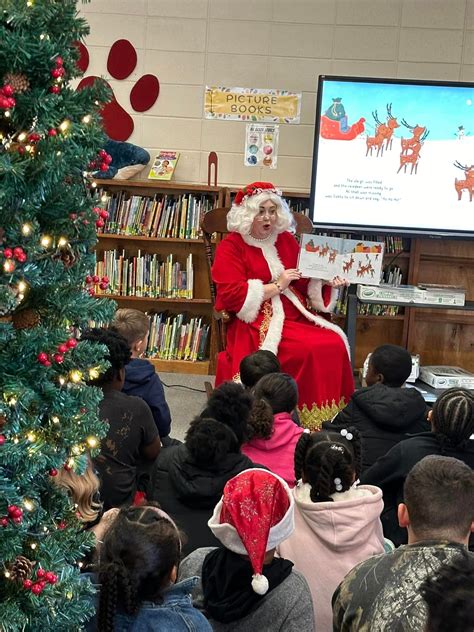 Mrs. Claus visits Luverne Elementary - Luverne Journal | Luverne Journal