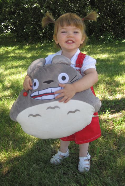 Mei and Totoro by onionhead1 on DeviantArt