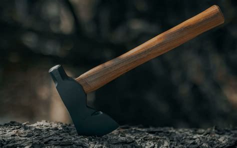 How To Throw An Axe | Axe Throwing Tips | Dueling Axes