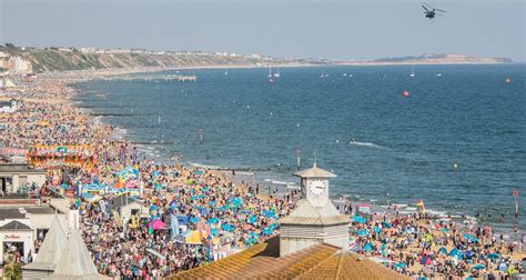 AIRSHOW NEWS: Leading seafront airshow to offset carbon footprint ...