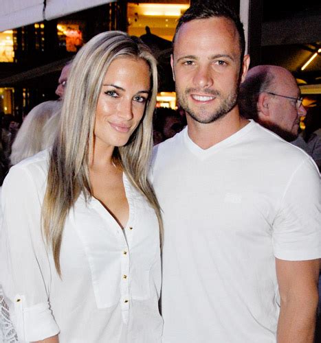 Olympian Oscar Pistorius Mourning The Death Of His Girlfriend, Reeva ...