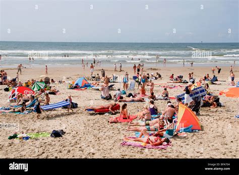 North holland woman hi-res stock photography and images - Alamy