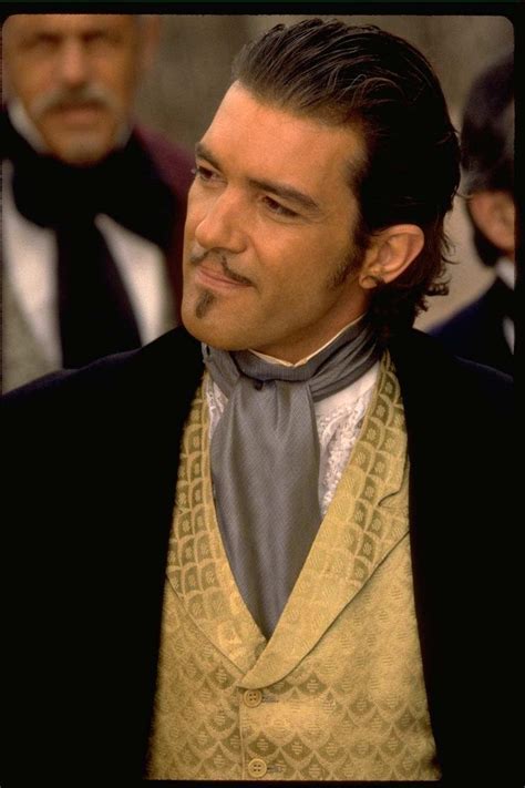 Antonio Banderas as Alejandro Murrieta, The Mask Of Zorro | The mask of ...