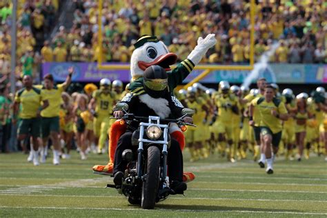 A day with The Duck: Oregon's mascot and the silent king of Eugene ...