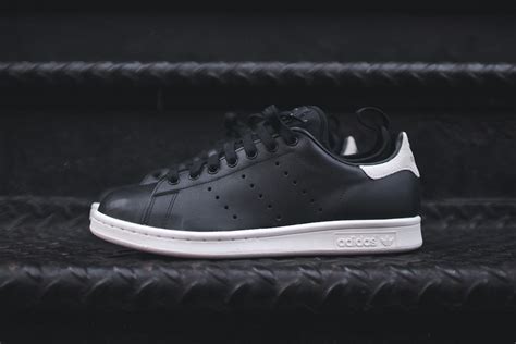 adidas Stan Smith UPDT “Black/White” | SBD