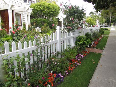 Picket Fences - Landscaping Network