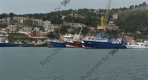 Bad weather stops work in the port of Shengjin / Shipping is suspended ...